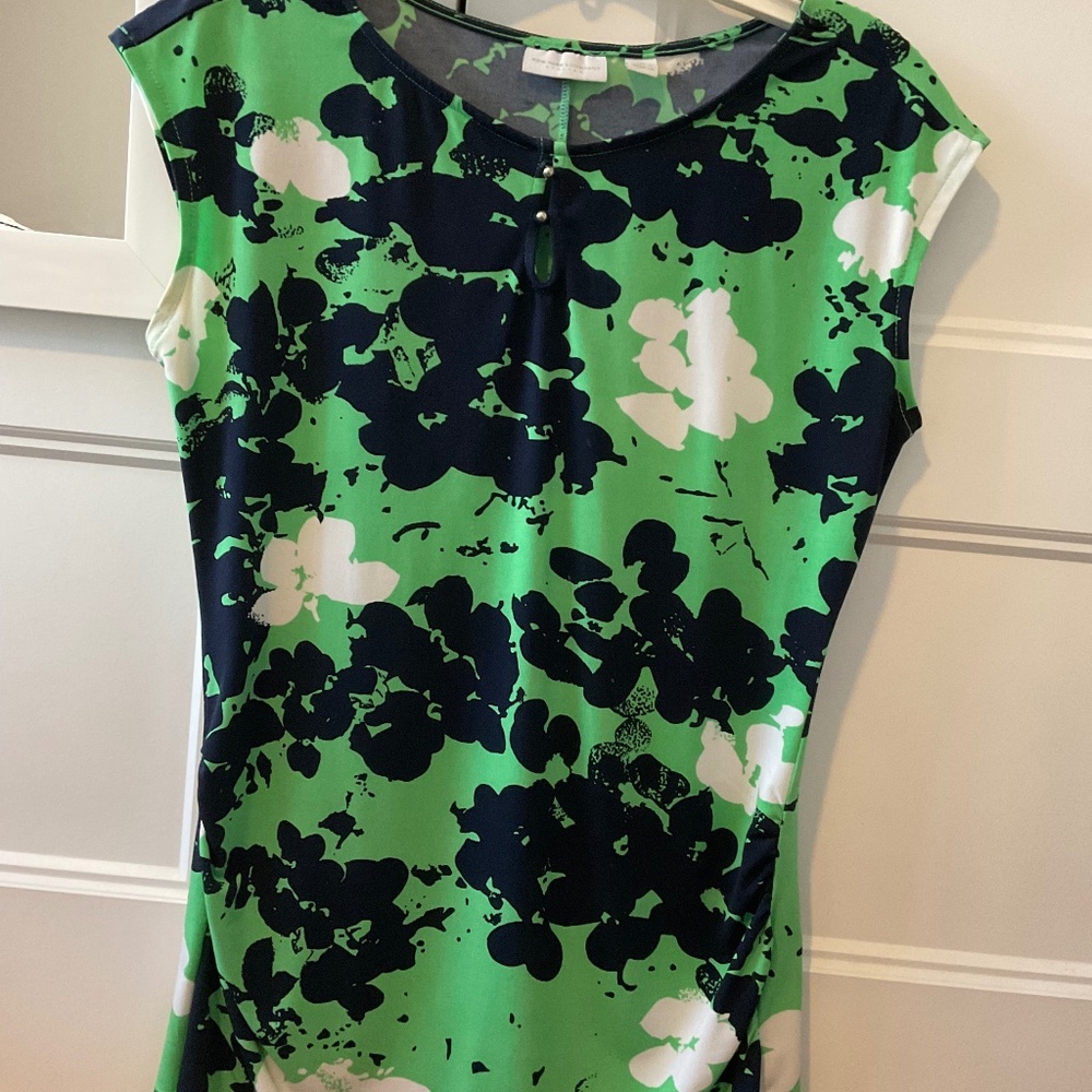 New York and Co cap sleeve top